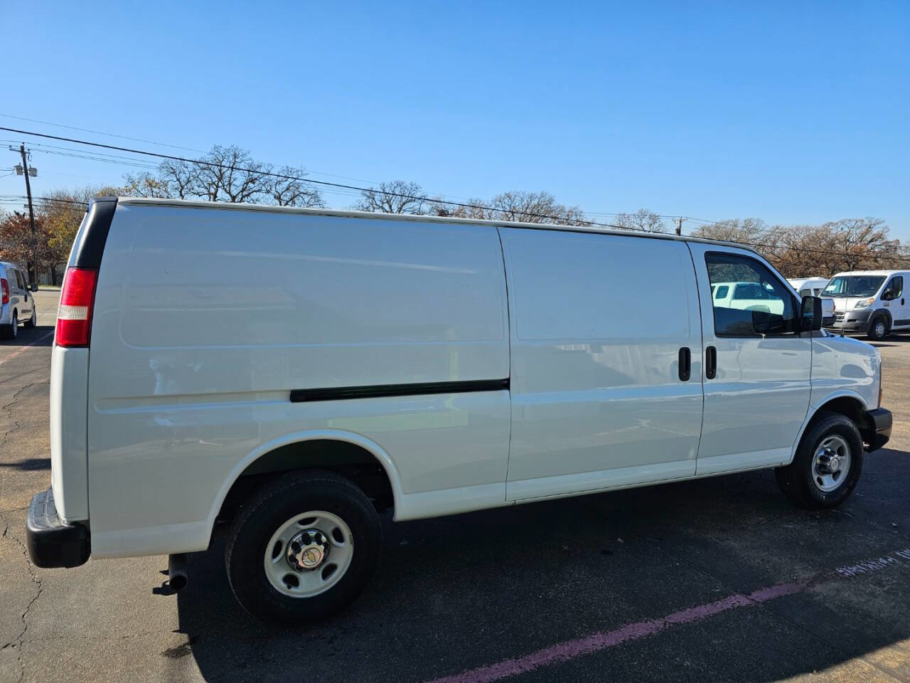 Used 2015 Chevrolet Express 2500 Extended image 15