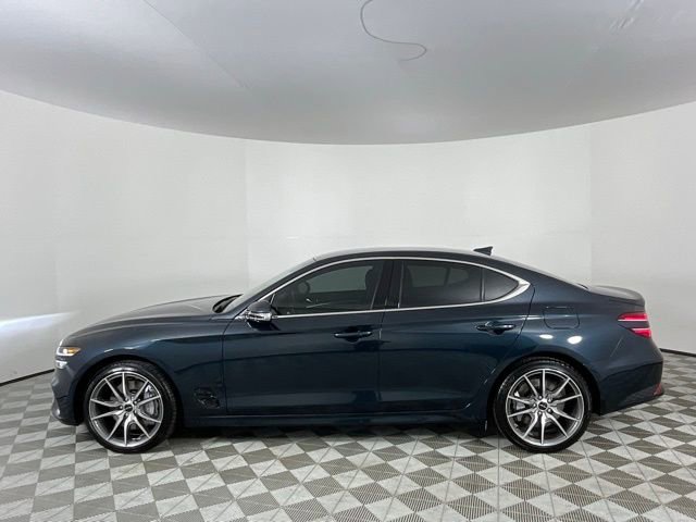 Used 2025 Genesis G70 2.5T image 8