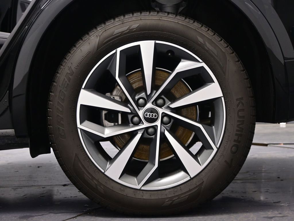 Used 2024 Audi Q5 2.0T Premium w/ Convenience Package image 47