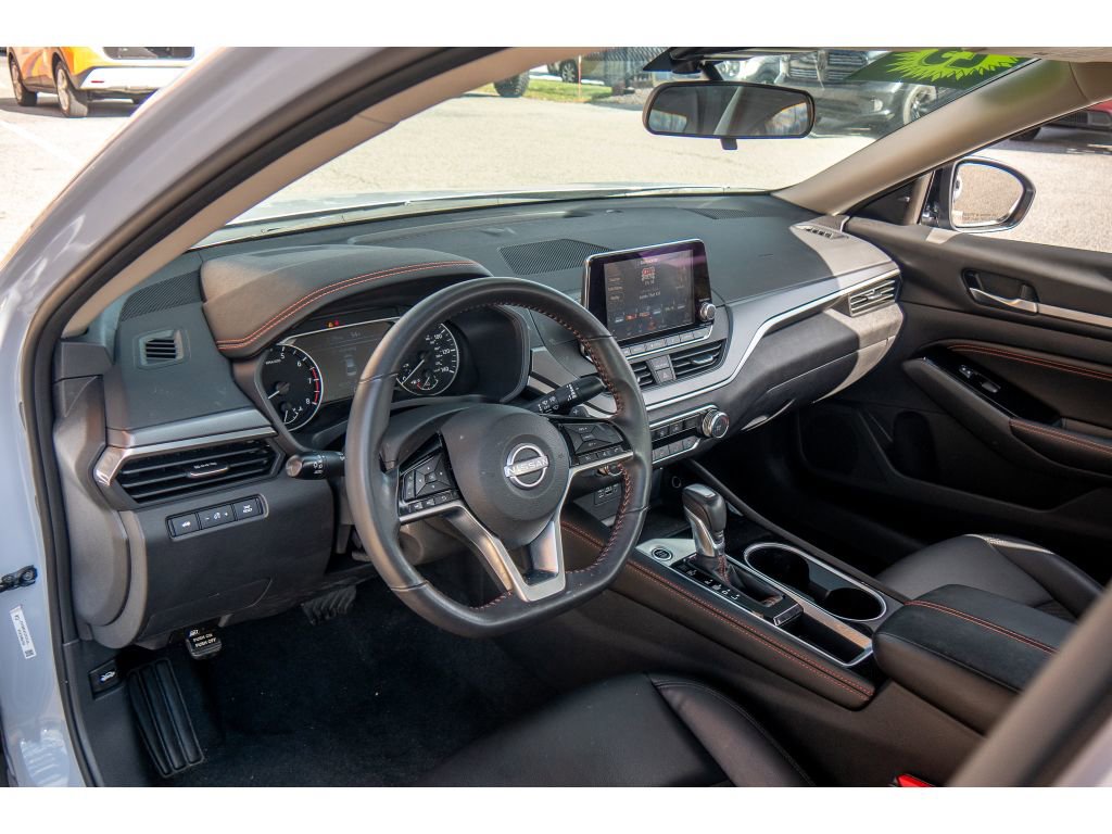 Used 2023 Nissan Altima 2.5 SR image 11