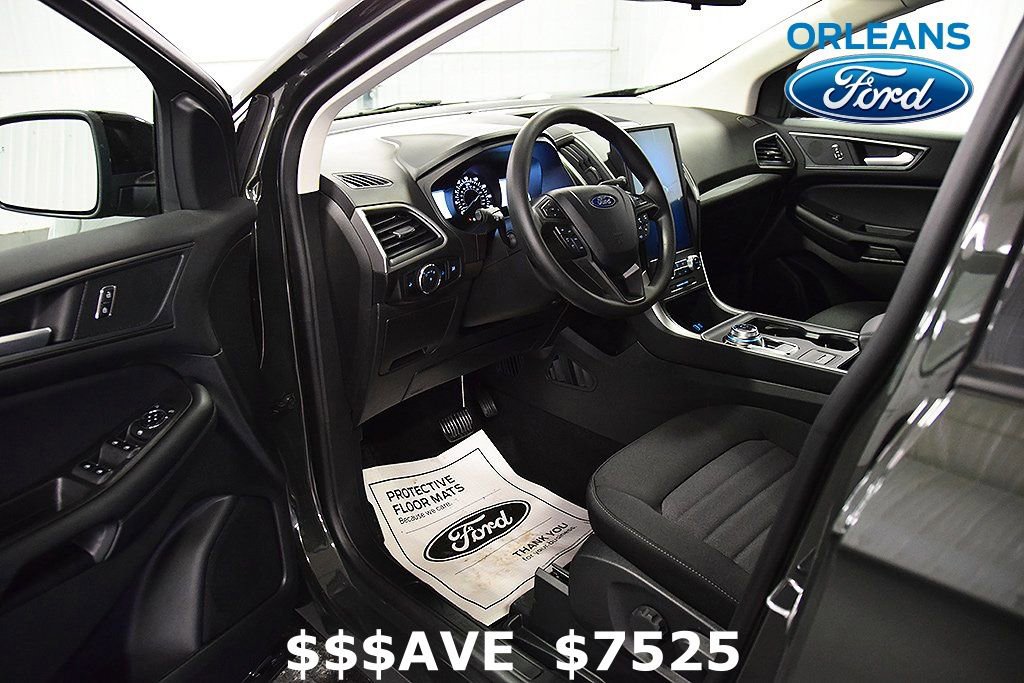 New 2024 Ford Edge SE w/ Black Appearance Package image 14