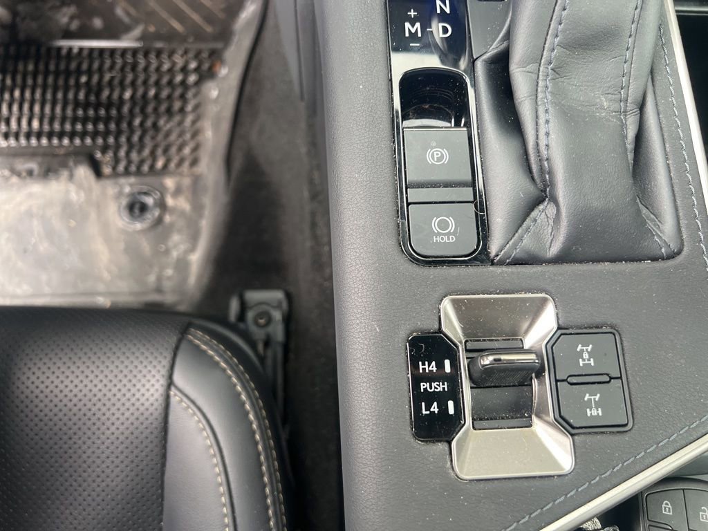 Used 2024 Lexus GX 550 image 15