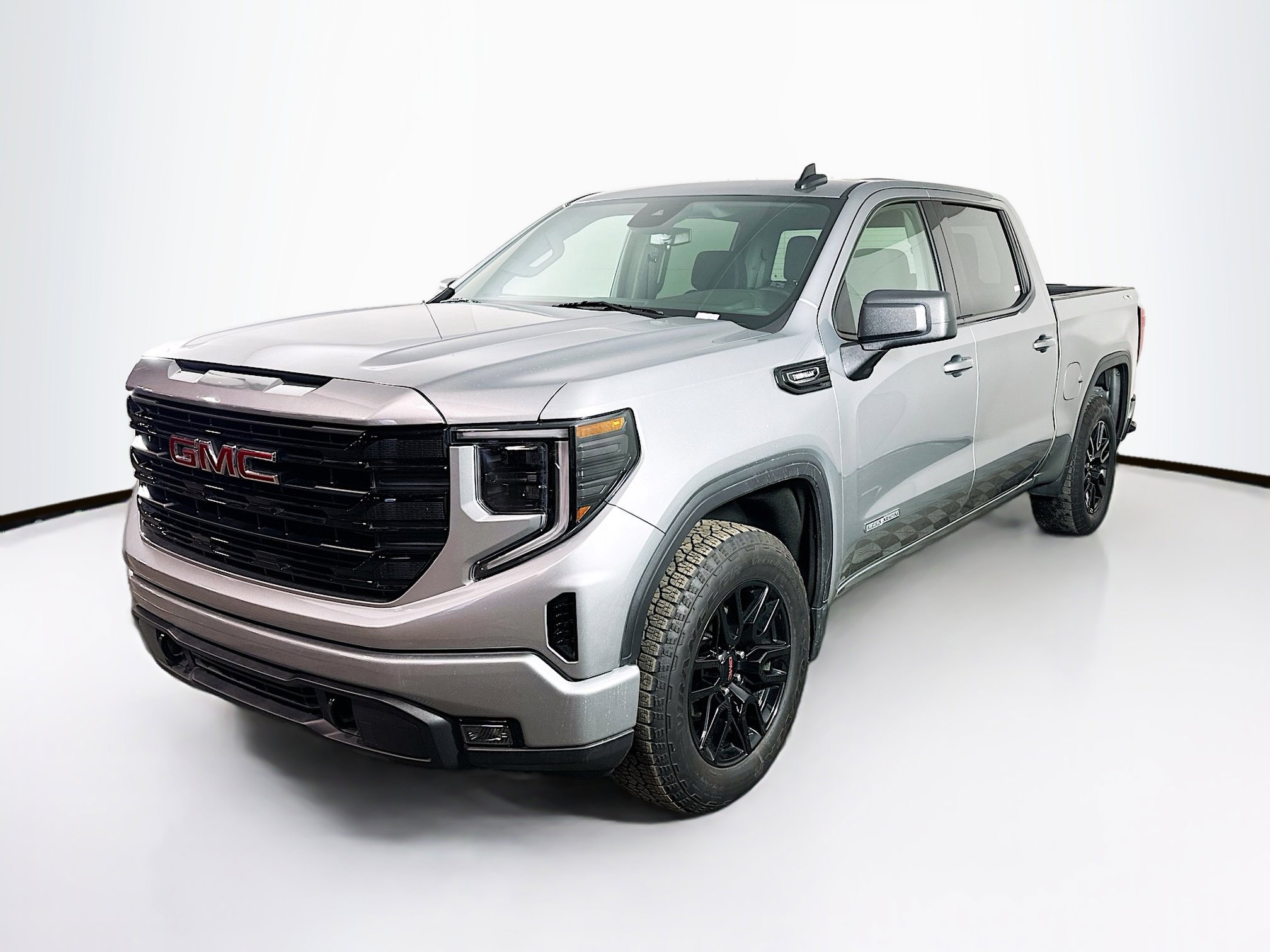 Used 2025 GMC Sierra 1500 Elevation image 3