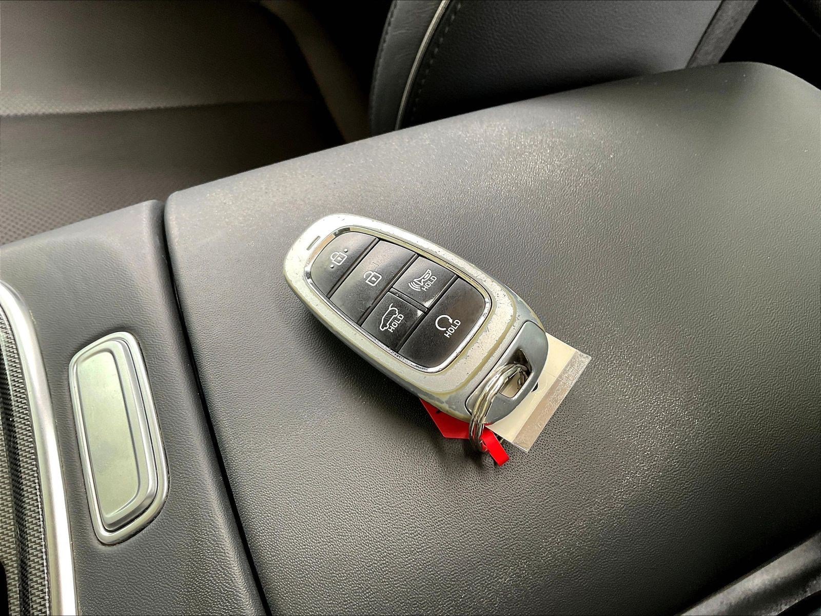 Used 2021 Hyundai Santa Fe SEL w/ Convenience + Premium Package AWD/4WD image 32