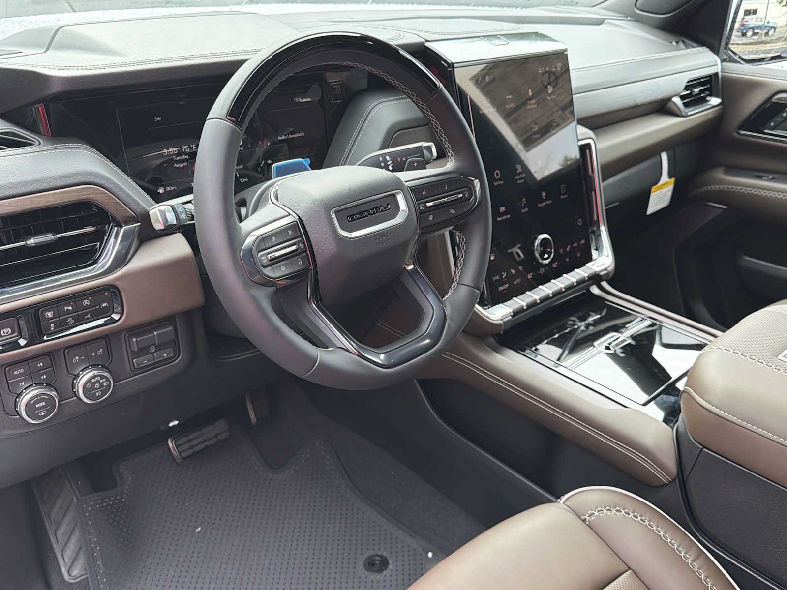 New 2026 GMC Yukon Denali Ultimate AWD/4WD image 2