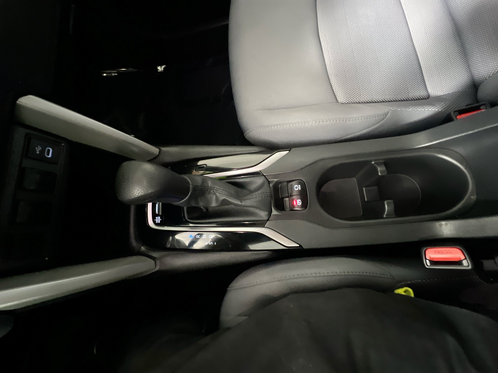 Used 2024 Toyota Corolla Cross AWD Hybrid image 25