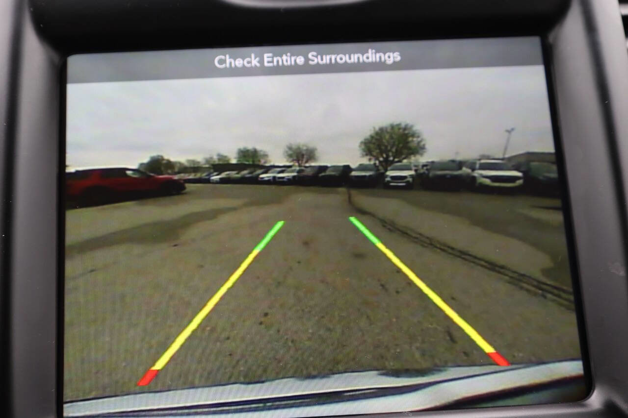 Used 2017 Chrysler 300 Limited w/ Value Package image 22