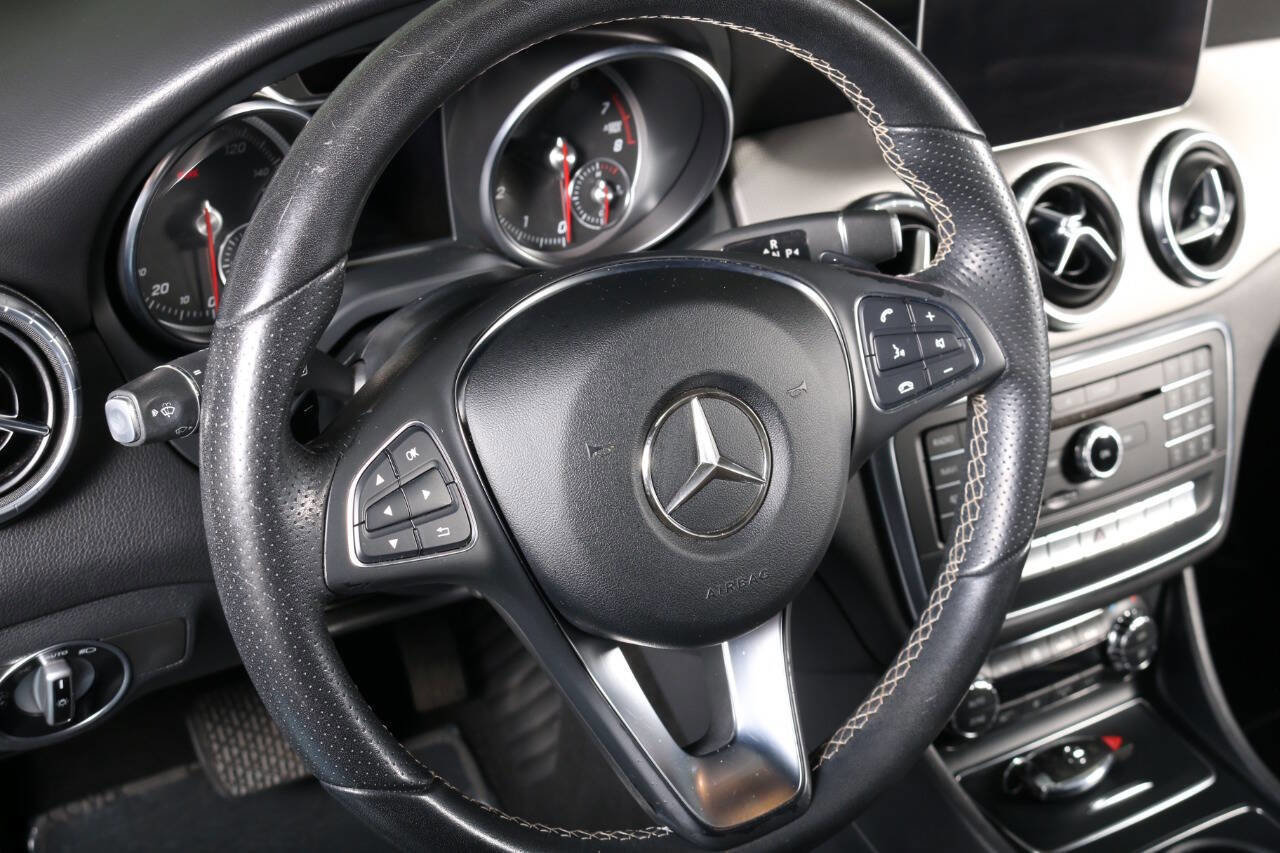 Used 2018 Mercedes-Benz CLA 250 4MATIC image 23