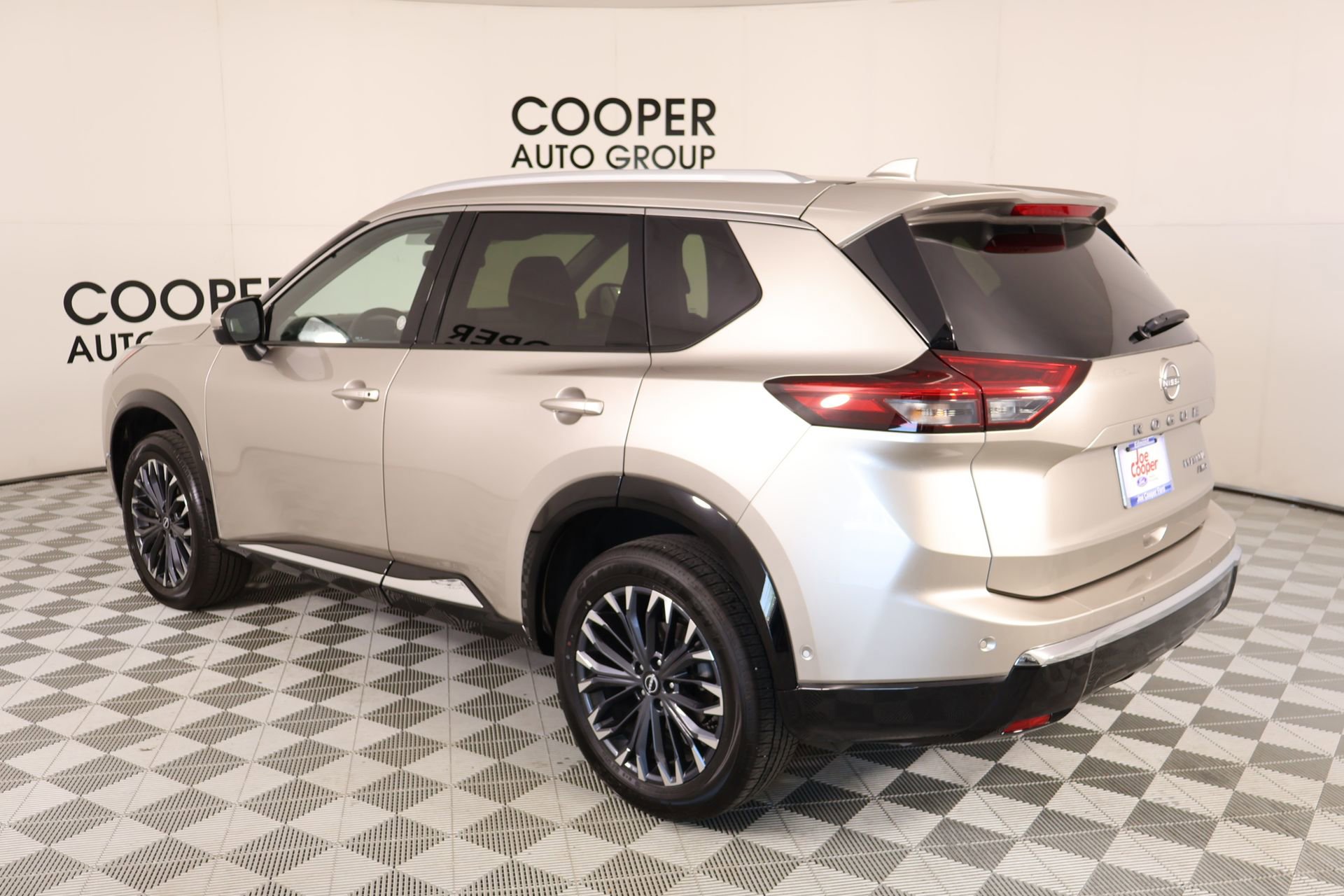Used 2026 Nissan Rogue Platinum w/ Platinum Premium Package AWD/4WD image 24