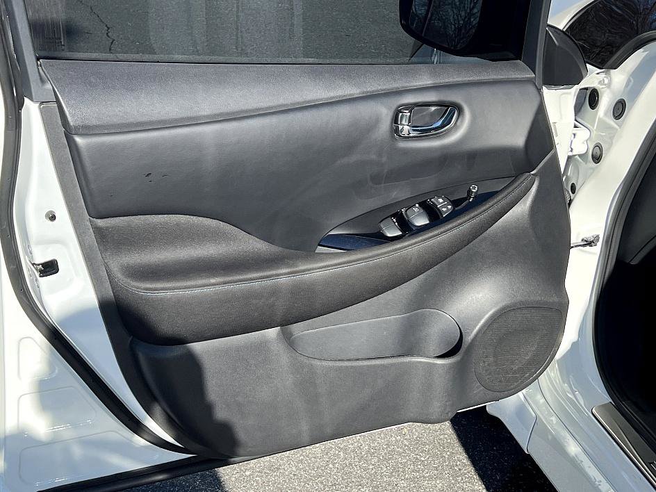 Certified 2023 Nissan Leaf SV Plus image 9