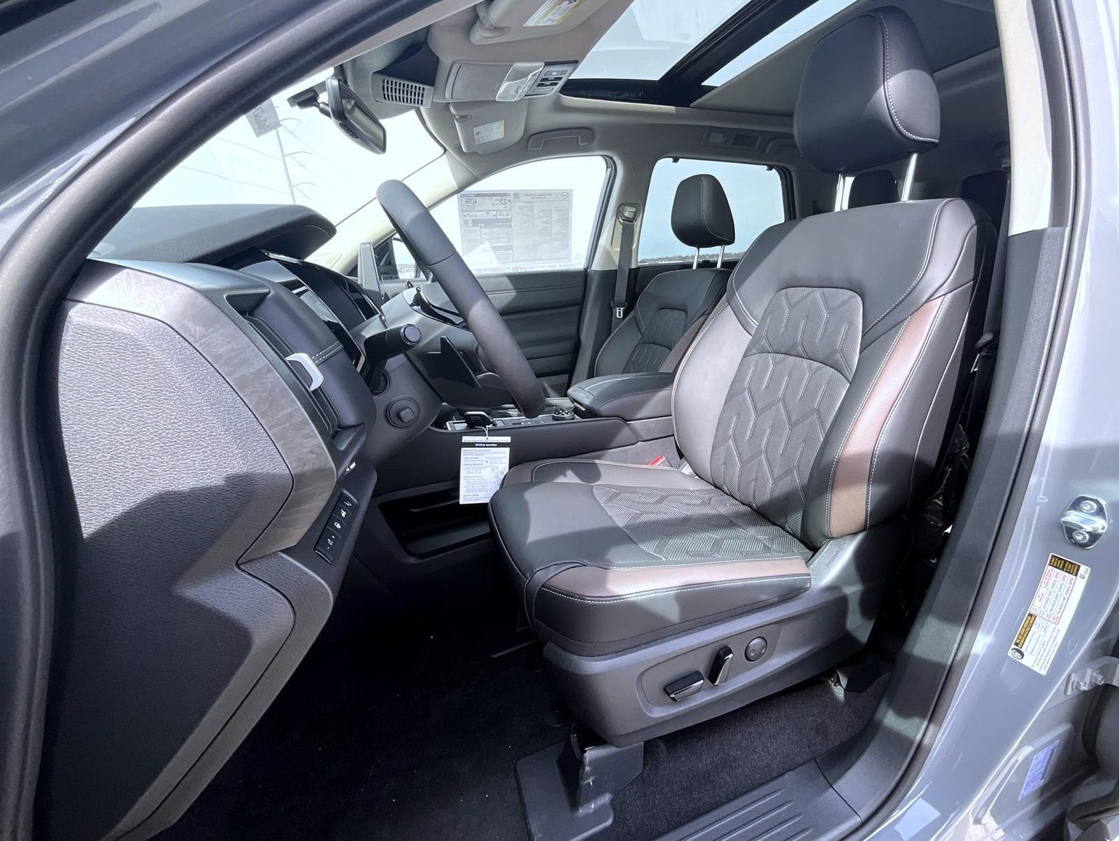 New 2026 Nissan Pathfinder Platinum AWD/4WD image 10