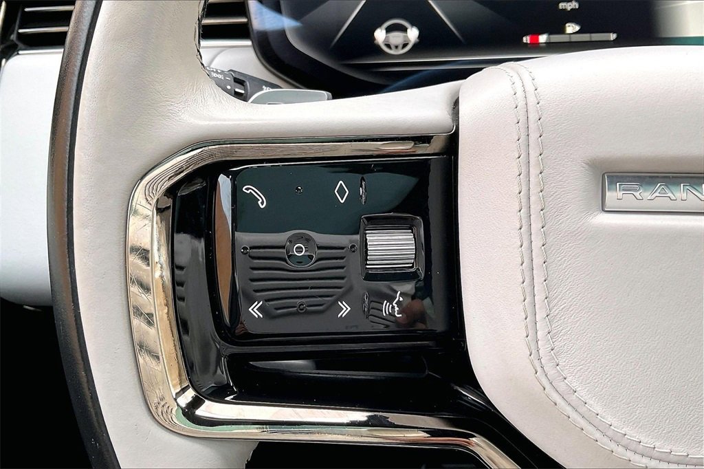 Used 2023 Land Rover Range Rover Sport SE Dynamic image 11