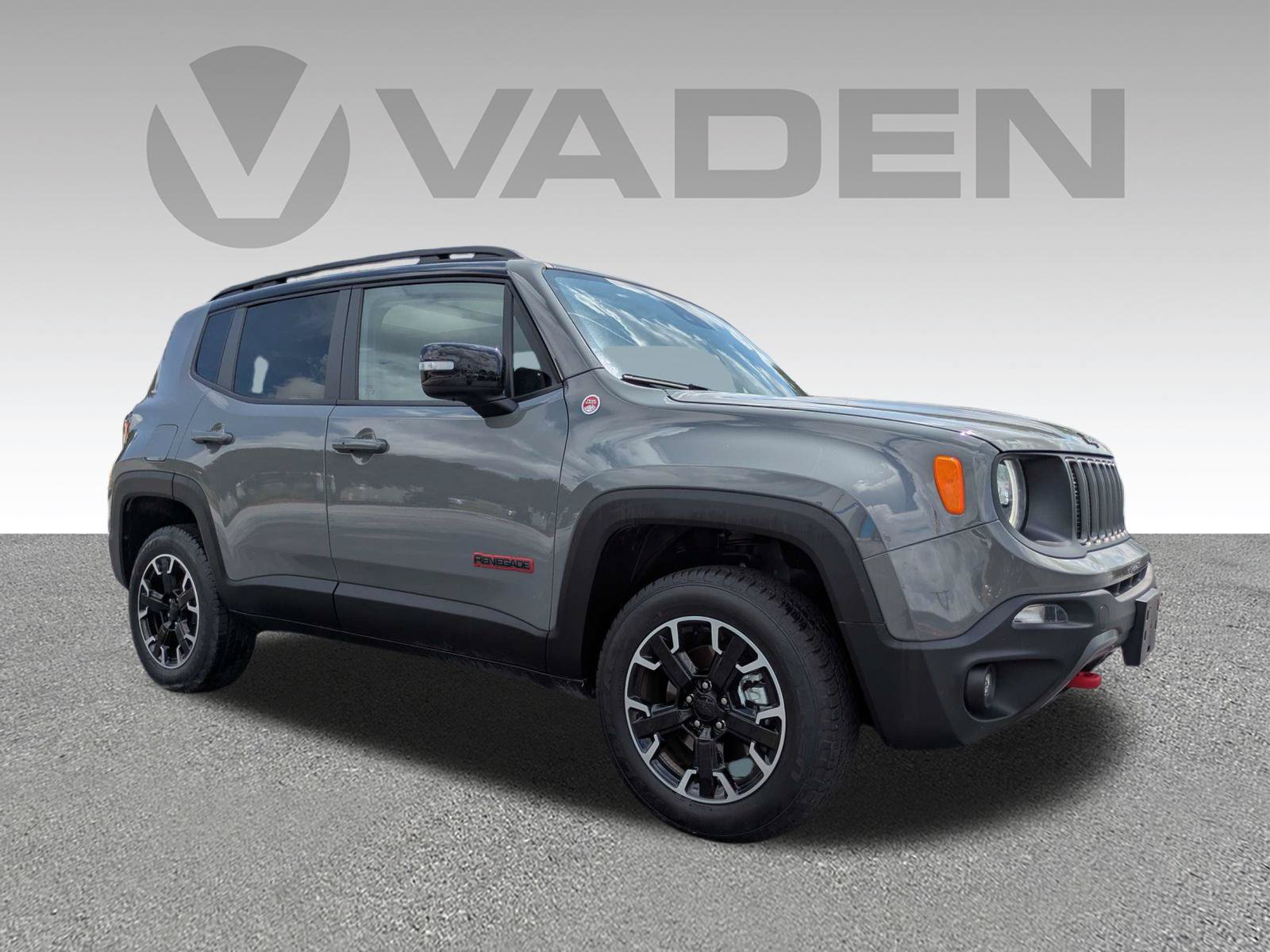 Used 2023 Jeep Renegade Trailhawk w/ Sun/Sound Group AWD/4WD image 3
