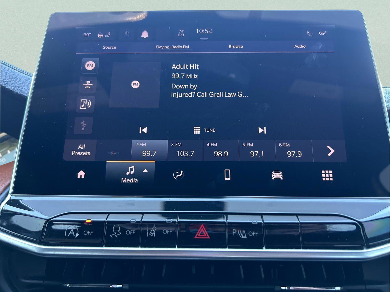 Certified 2023 Jeep Compass Limited w/ Sun and Sound Group image 26