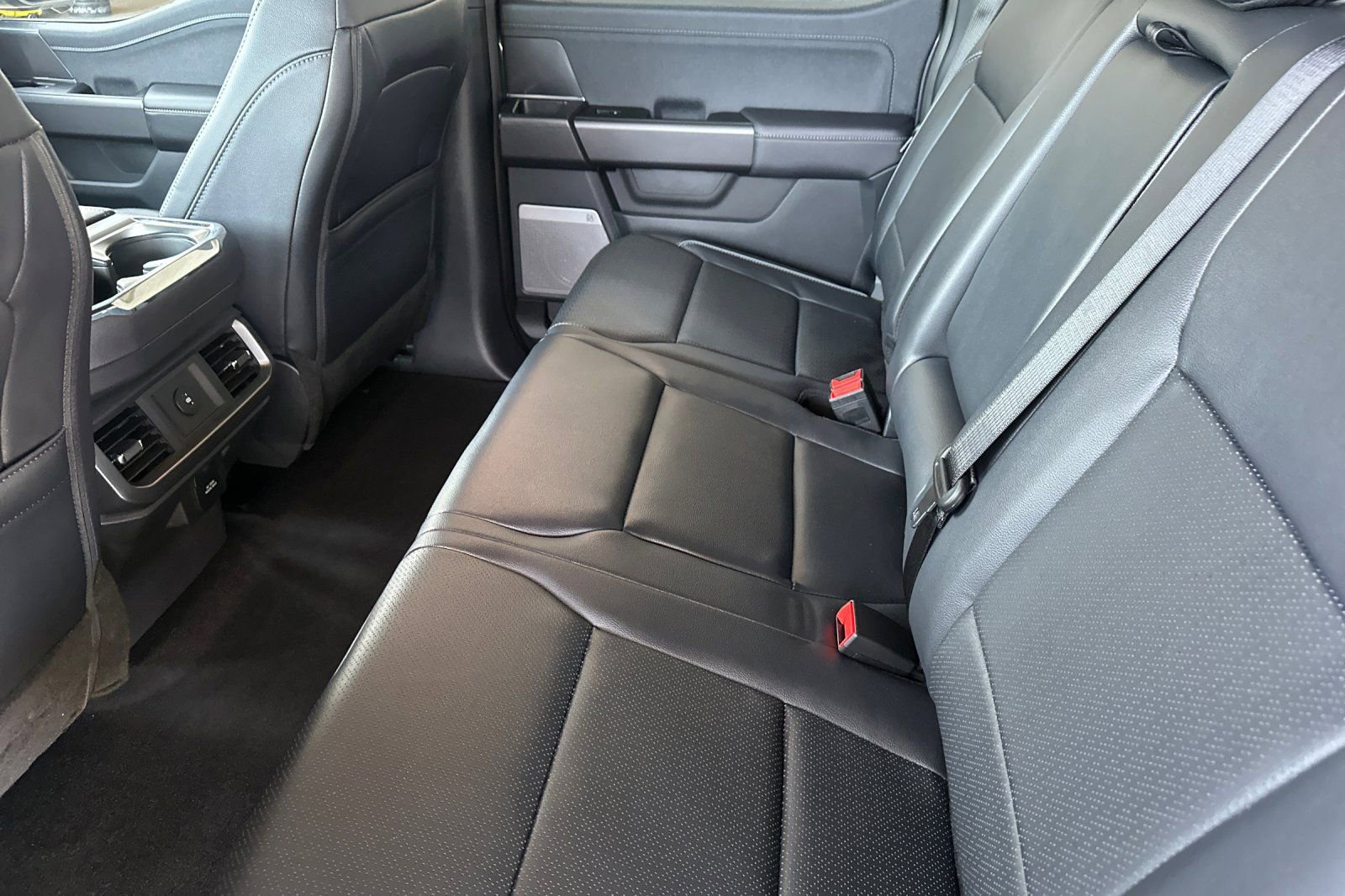 New 2026 Ford F150 Lariat w/ Equipment Group 501A Mid image 12