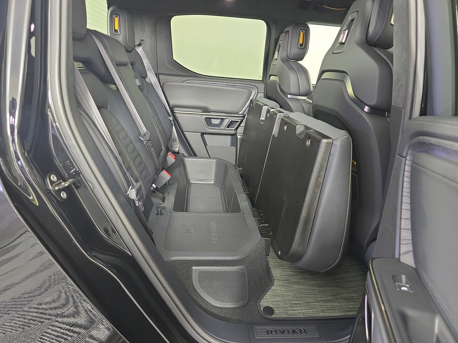 Used 2022 Rivian R1T Adventure image 24