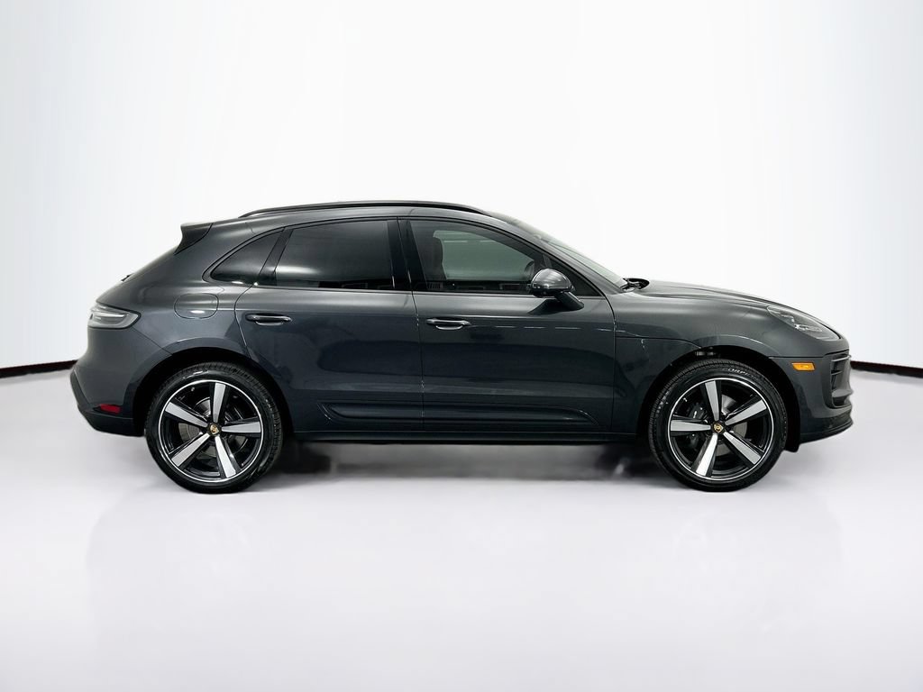Used 2026 Porsche Macan AWD/4WD image 8