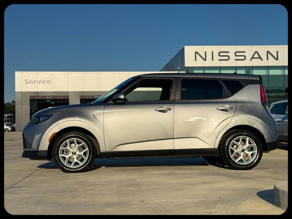 Used 2025 Kia Soul LX w/ LX Technology Package FWD image 5
