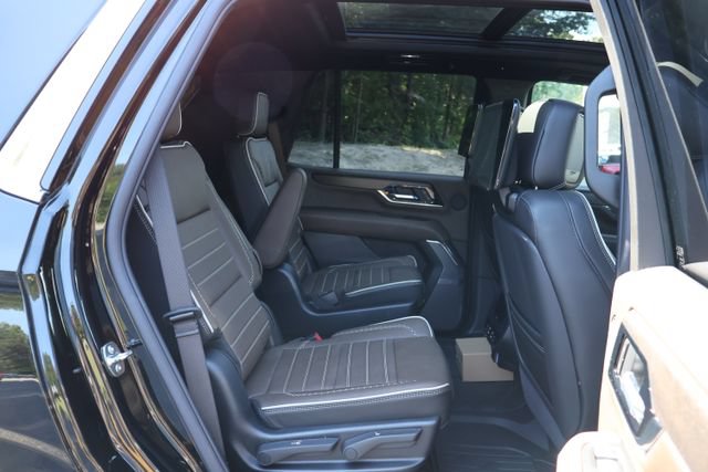 New 2026 GMC Yukon Denali Ultimate w/ LPO, Floor Liner Package AWD/4WD image 29