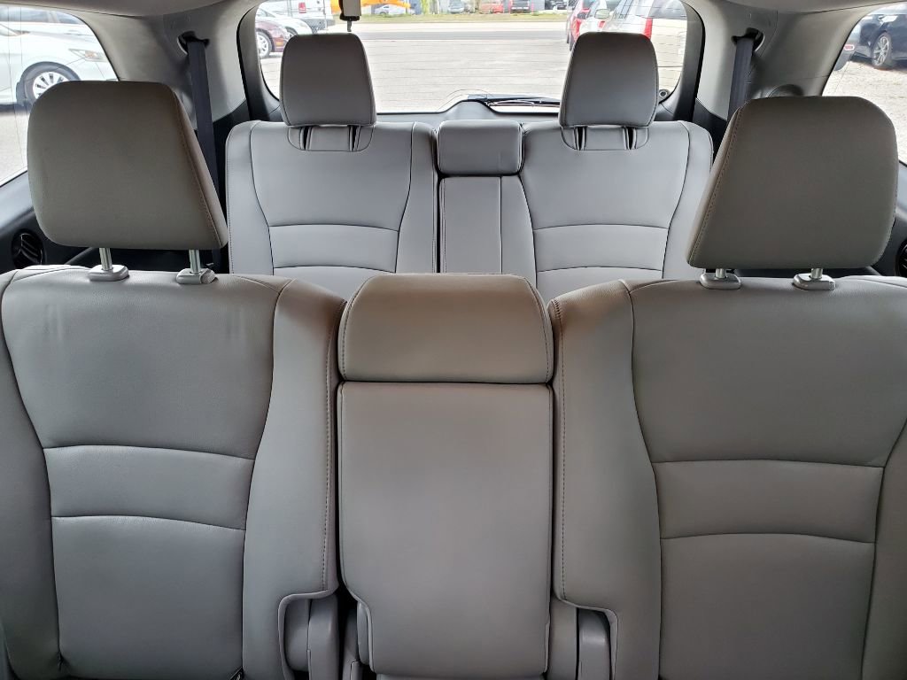 Used 2016 Honda Pilot Touring image 19