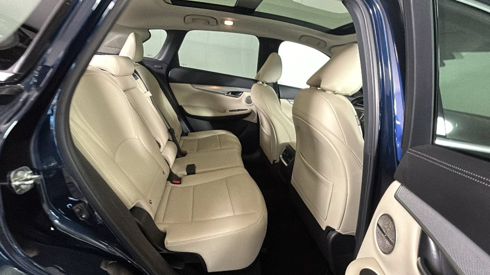 Used 2022 INFINITI QX50 Essential AWD/4WD image 30