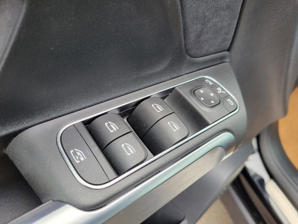 New 2026 Mercedes-Benz GLB 35 AMG 4MATIC image 17