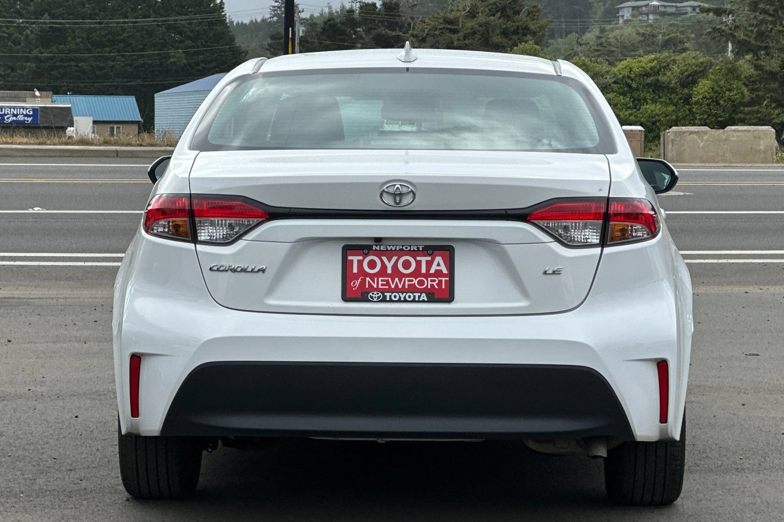 Used 2023 Toyota Corolla LE FWD image 5