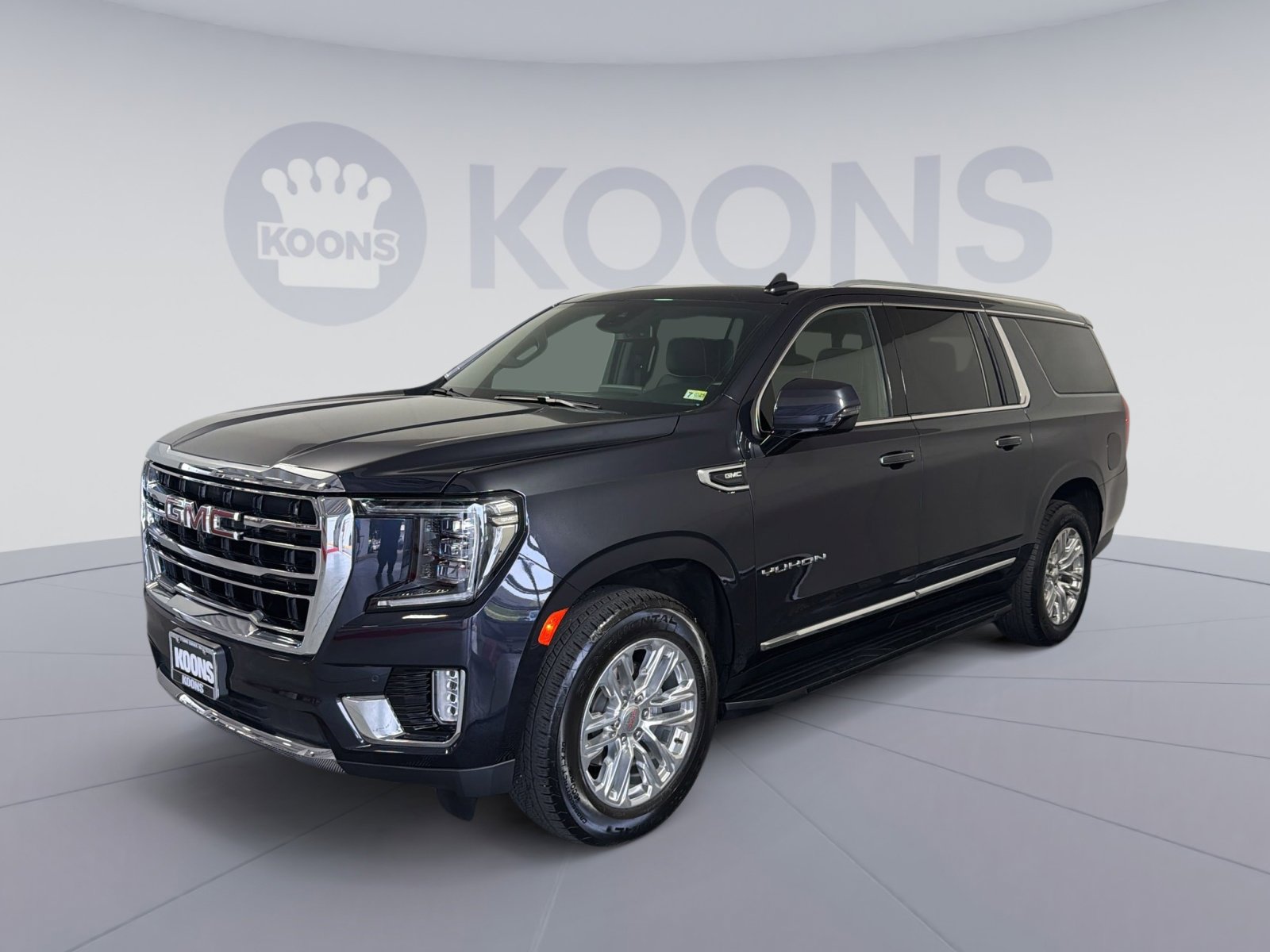 Used 2023 GMC Yukon XL SLT w/ SLT Premium Package image 1