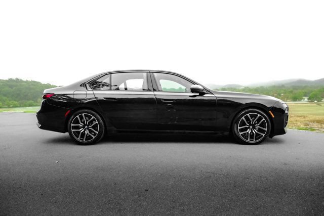 Used 2023 BMW 760i xDrive w/ Luxury Rear Seating Package AWD/4WD image 2