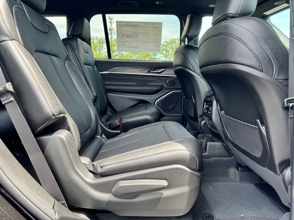 New 2026 Jeep Grand Cherokee L Limited AWD/4WD image 12