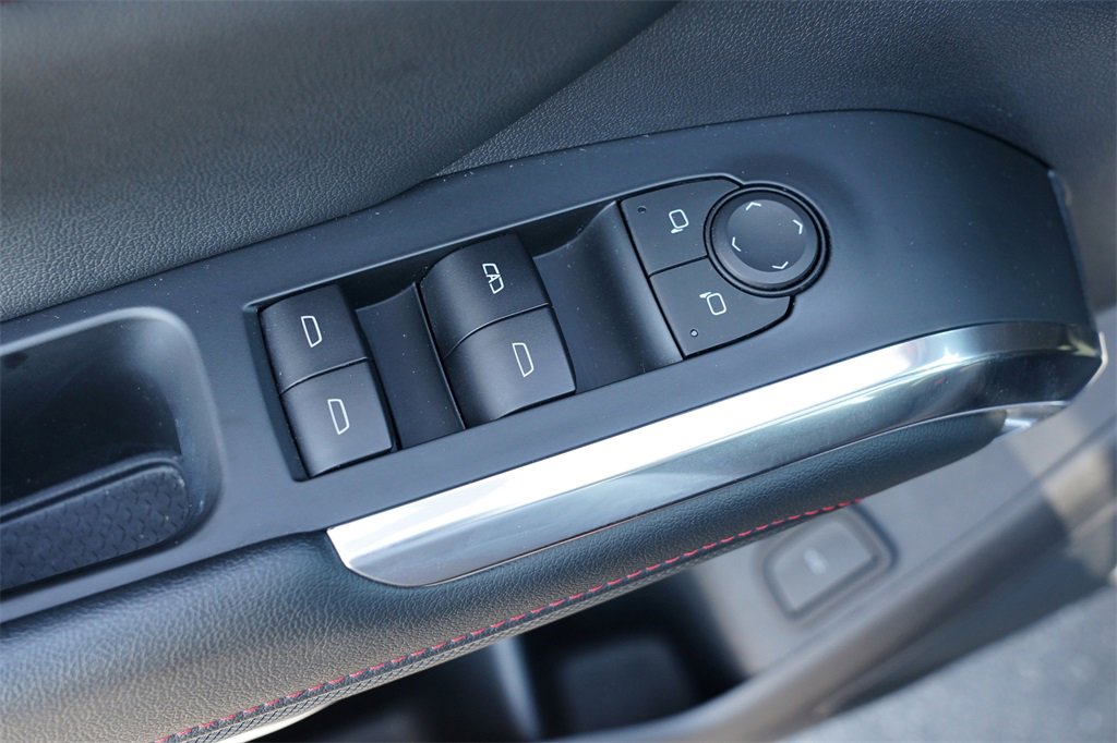 Used 2024 Chevrolet Traverse Z71 image 16