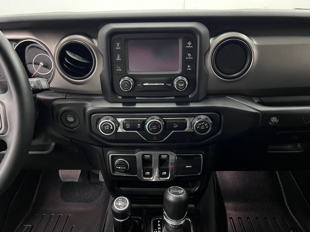 Used 2018 Jeep Wrangler Sport AWD/4WD image 14