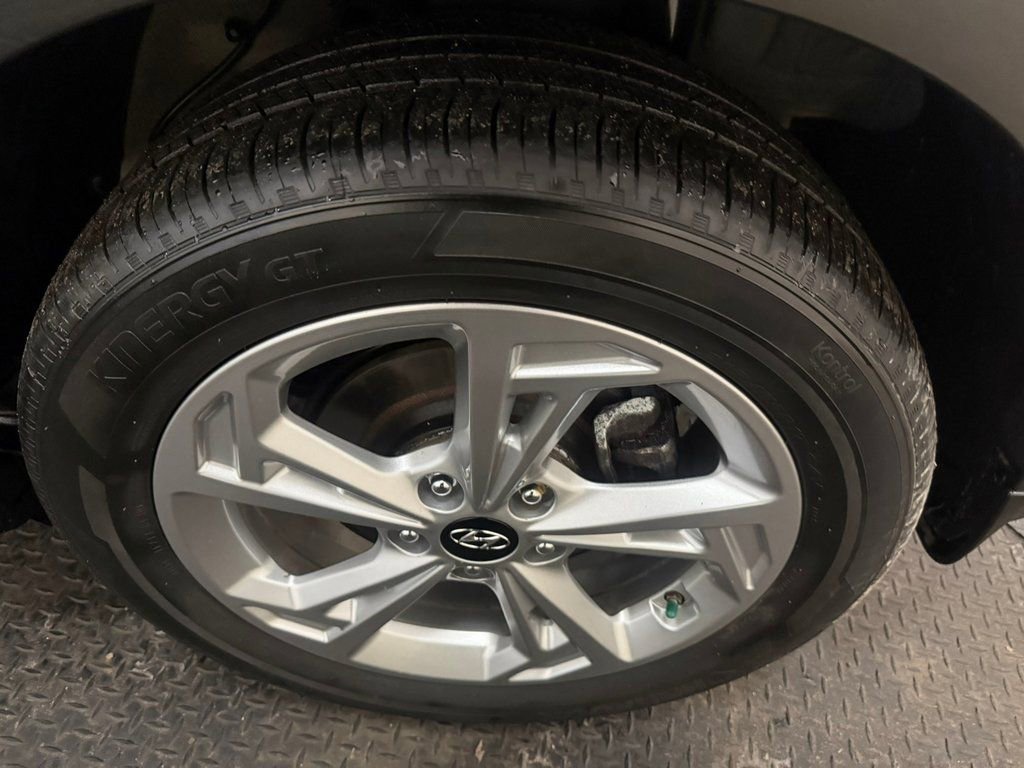 Certified 2023 Hyundai Kona SEL w/ Convenience Package image 19