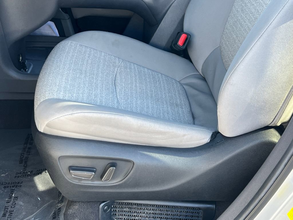 Used 2024 Toyota Sienna LE image 17