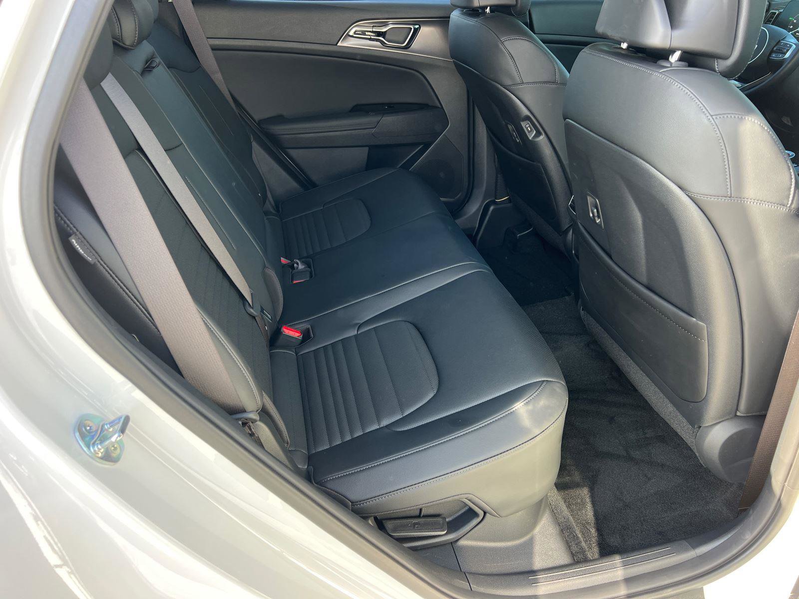 Used 2024 Kia Sportage SX Prestige image 15