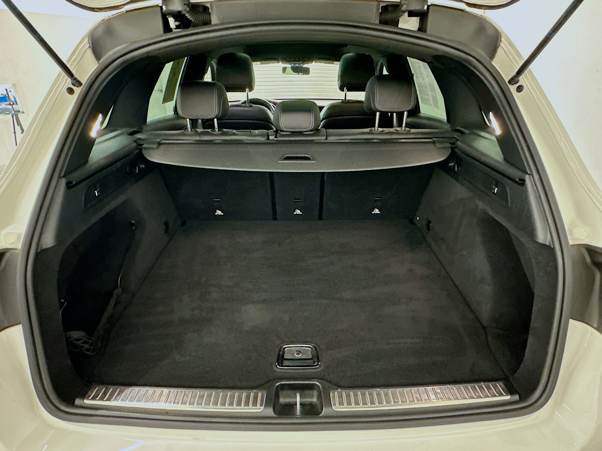Used 2021 Mercedes-Benz GLC 300 4MATIC image 30