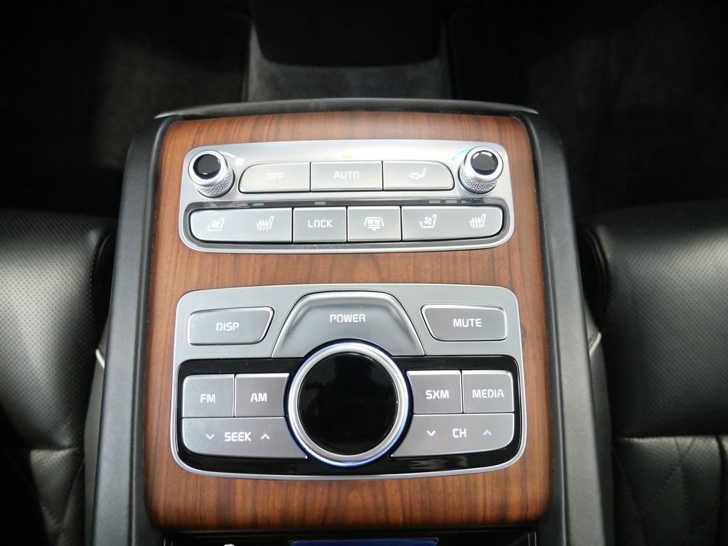 Used 2019 Kia K900 Luxury w/ VIP Package AWD/4WD image 36