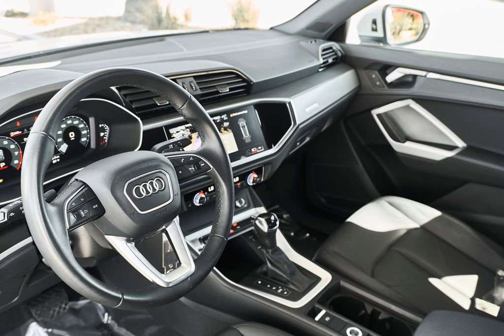 Used 2025 Audi Q3 2.0T Premium AWD/4WD image 3