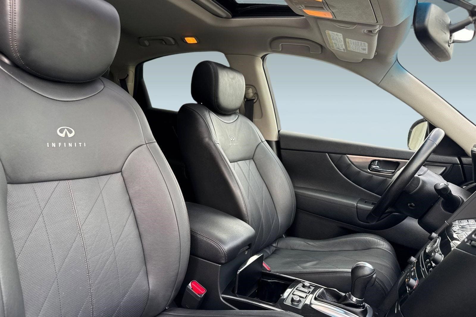 Used 2010 INFINITI FX35 AWD w/ Navigation Pkg image 31