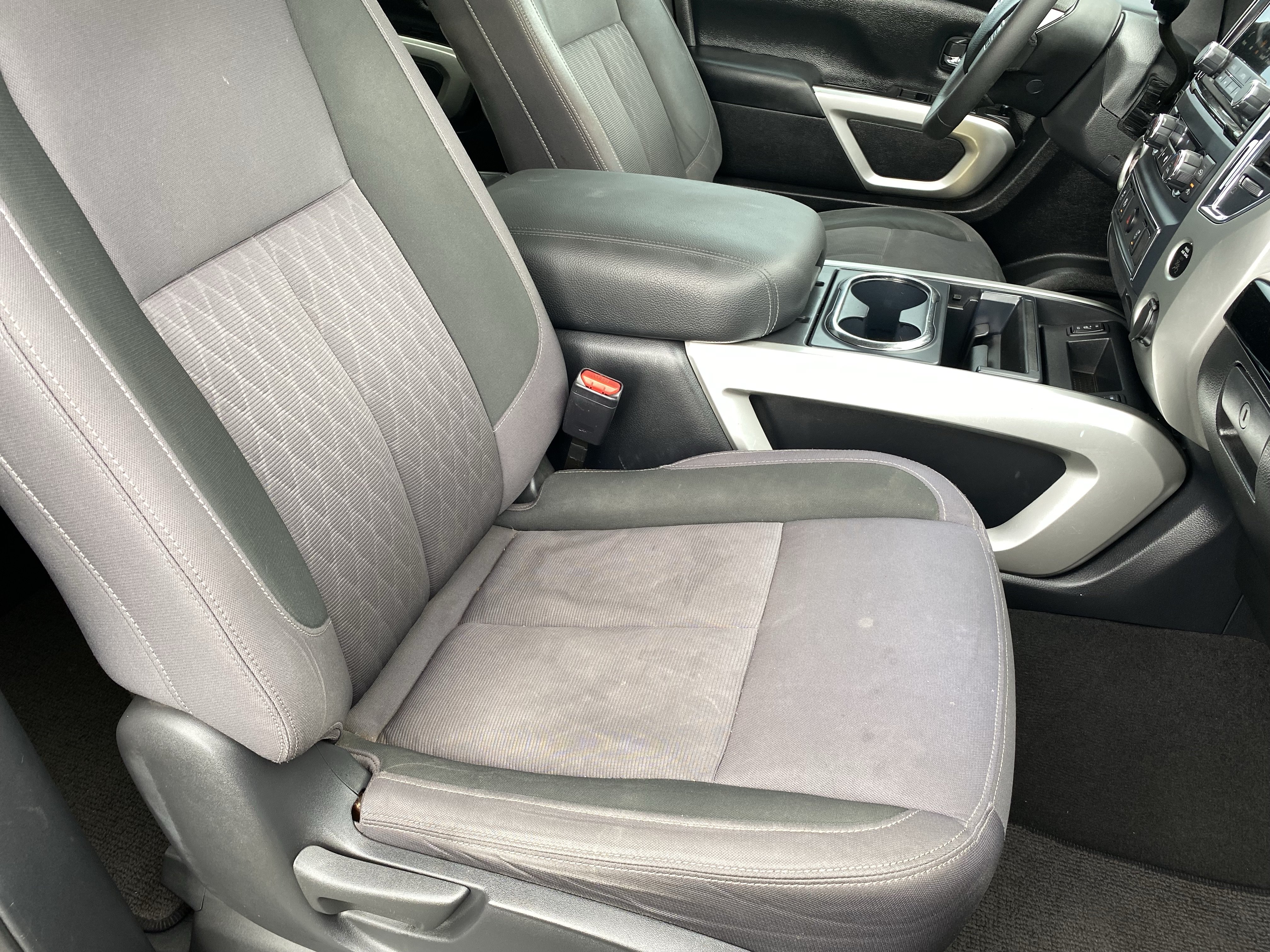 Used 2021 Nissan Titan SV w/ SV Convenience Package RWD image 10