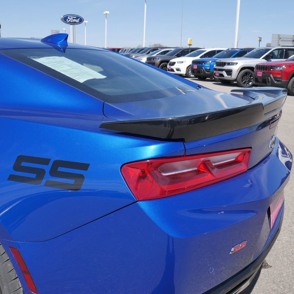 Used 2017 Chevrolet Camaro SS RWD image 22