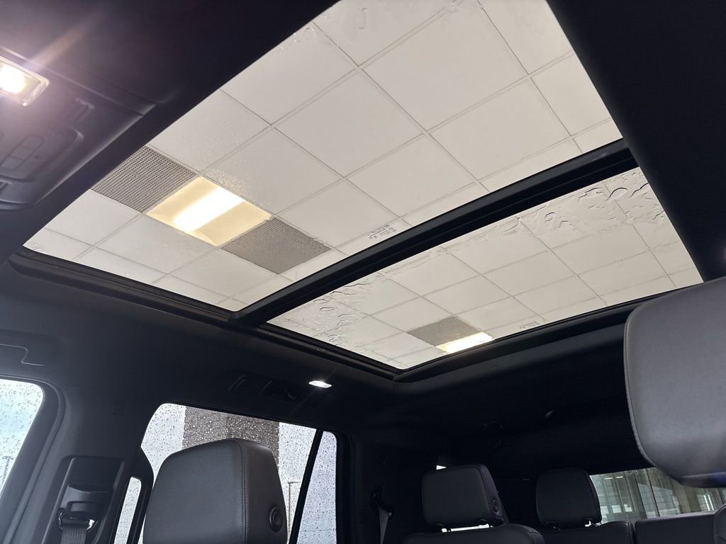 Used 2023 Chevrolet Tahoe Z71 w/ Luxury Package image 45