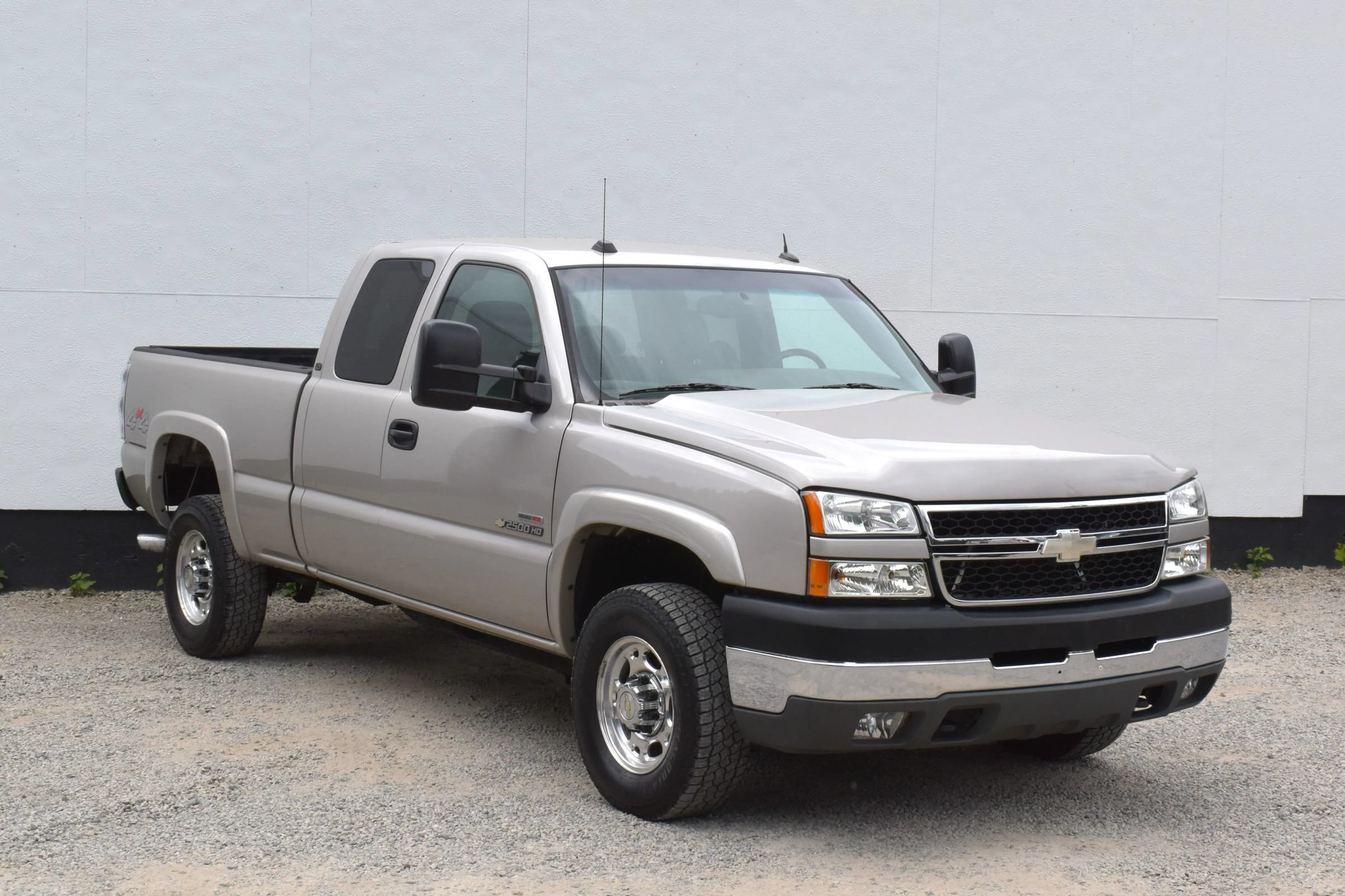 Used 2005 Chevrolet Silverado 2500 LT w/ Heavy-Duty Power Package AWD/4WD image 30