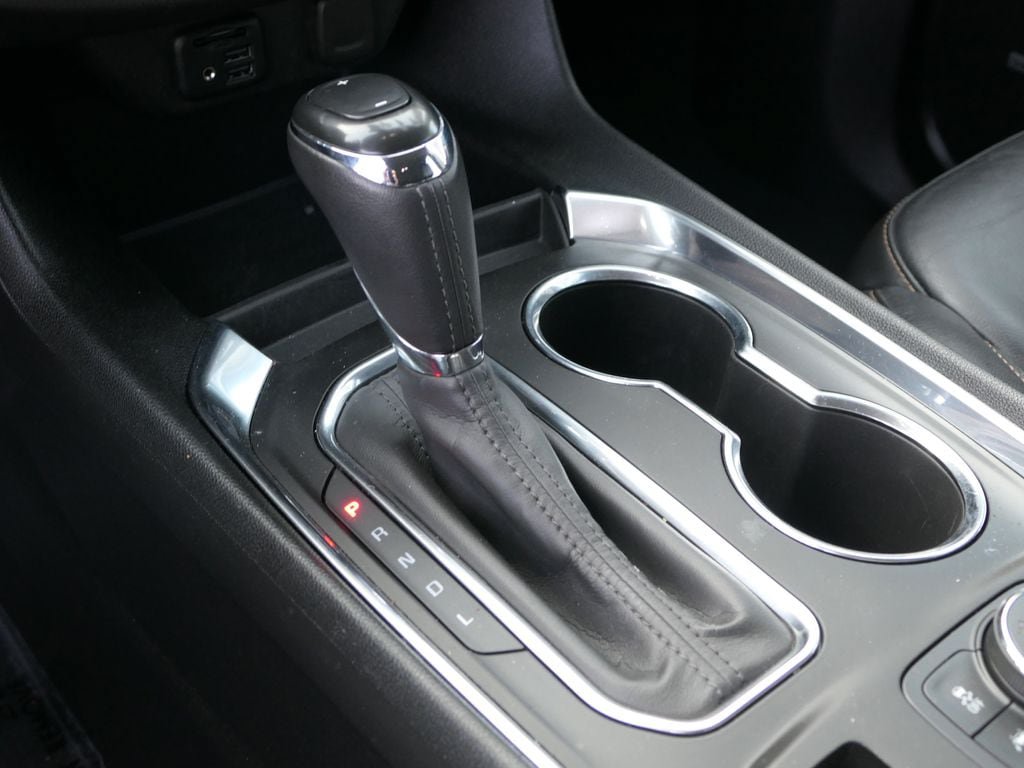 Used 2020 Chevrolet Traverse RS FWD image 23