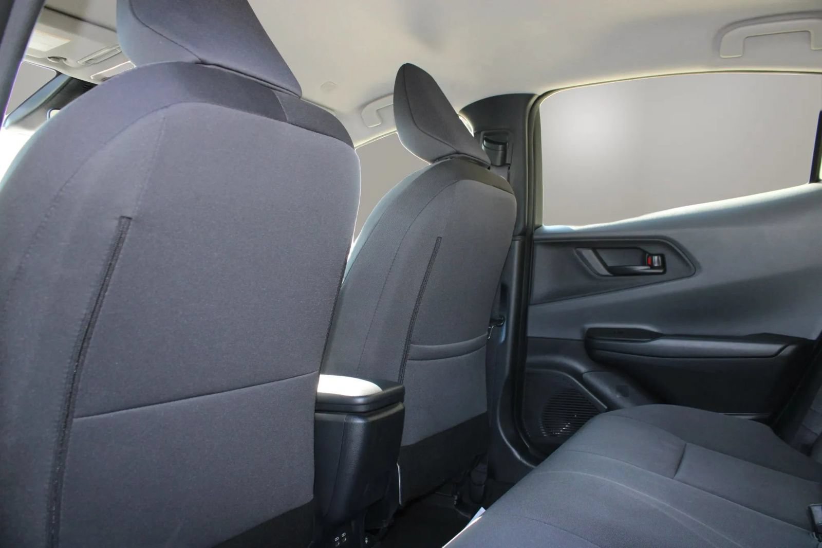 Used 2025 Toyota Prius LE FWD image 21