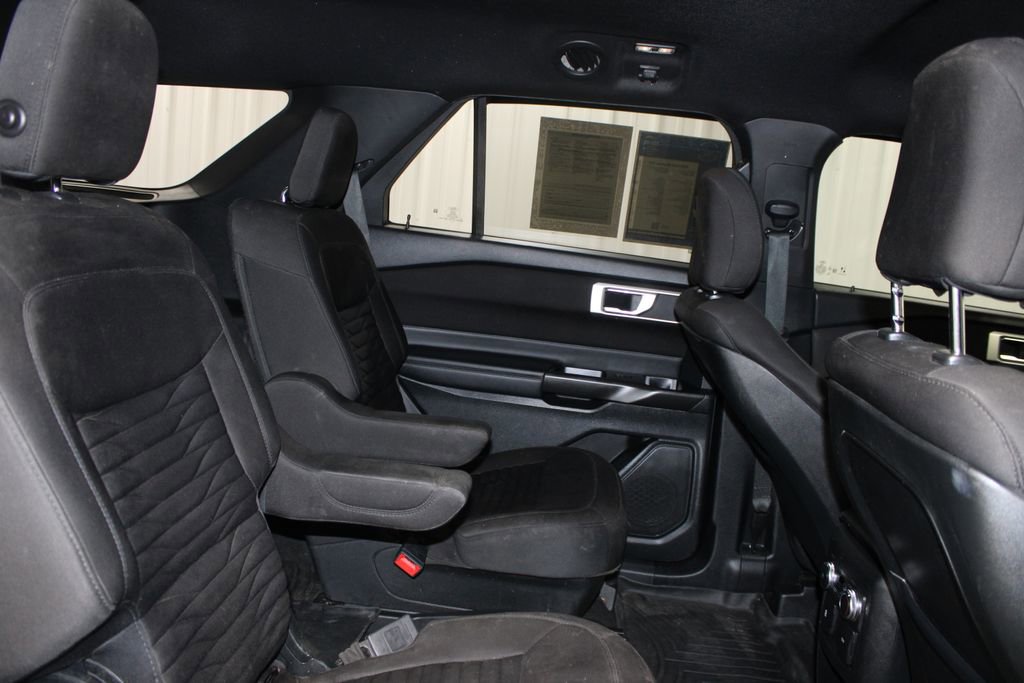 Used 2020 Ford Explorer XLT w/ Comfort Package RWD image 30