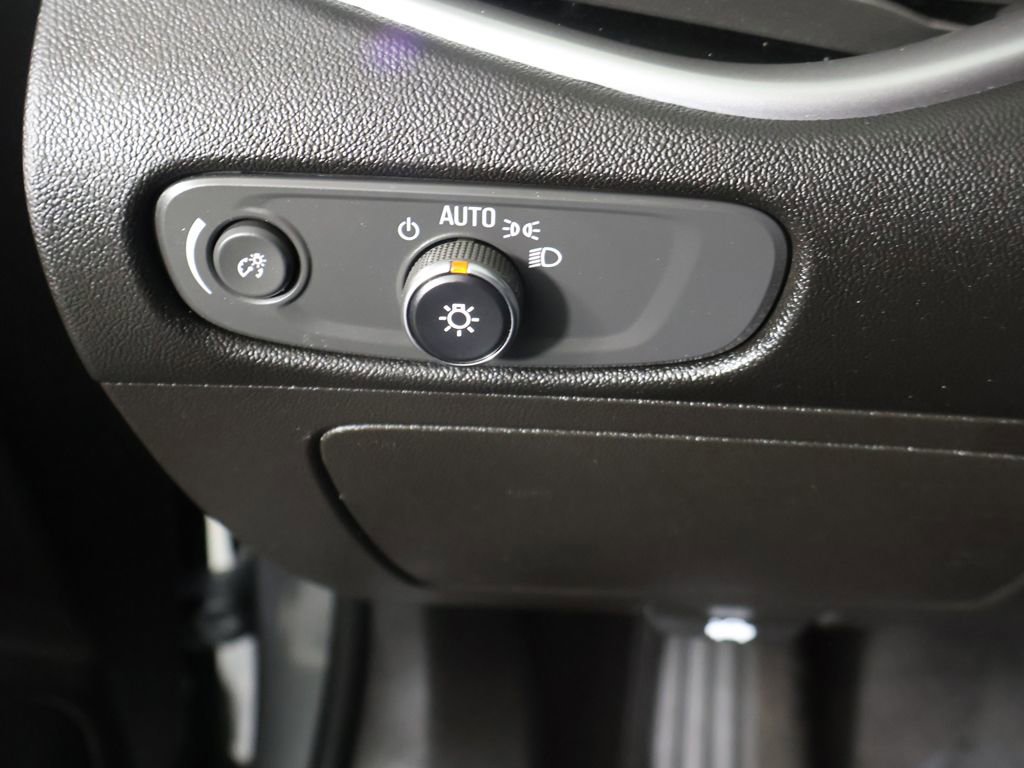 Used 2025 Chevrolet Malibu LT image 31