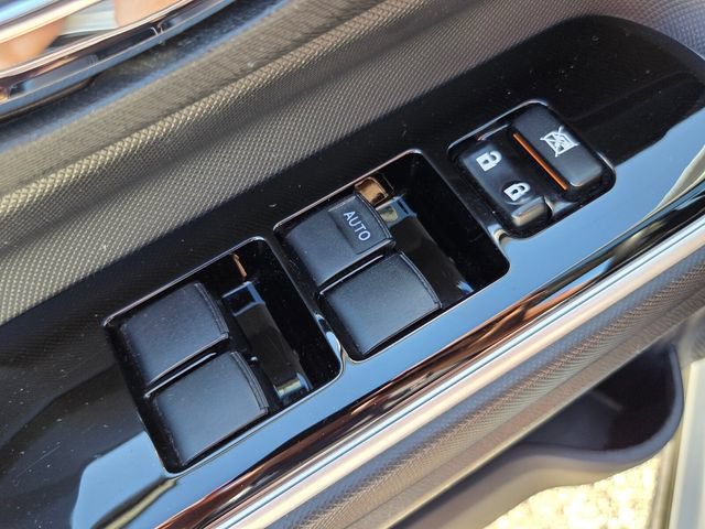 Used 2017 Toyota Prius C Three FWD image 33
