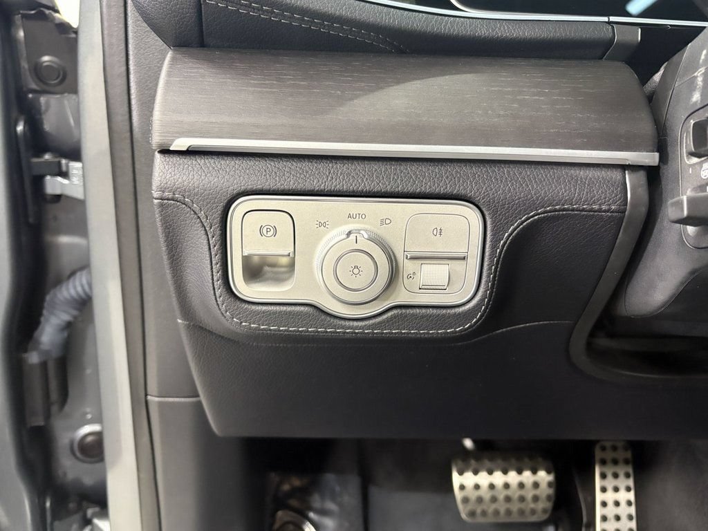 Used 2024 Mercedes-Benz GLS 450 4MATIC image 10