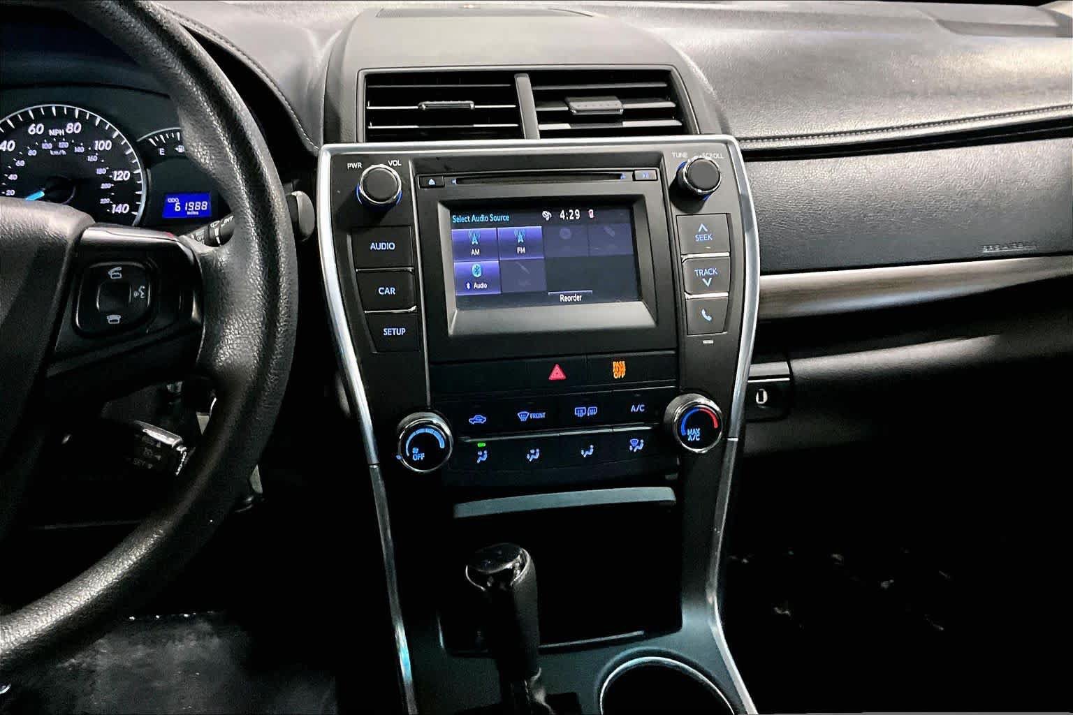 Used 2015 Toyota Camry LE FWD image 7